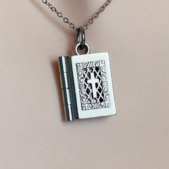 Silver Locket Necklace - Picture 4 of 7